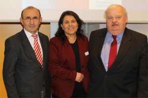 (von links nach rechts: Tayfun Keltek, Gülistan Yüksel, Minister Guntram Schneider)